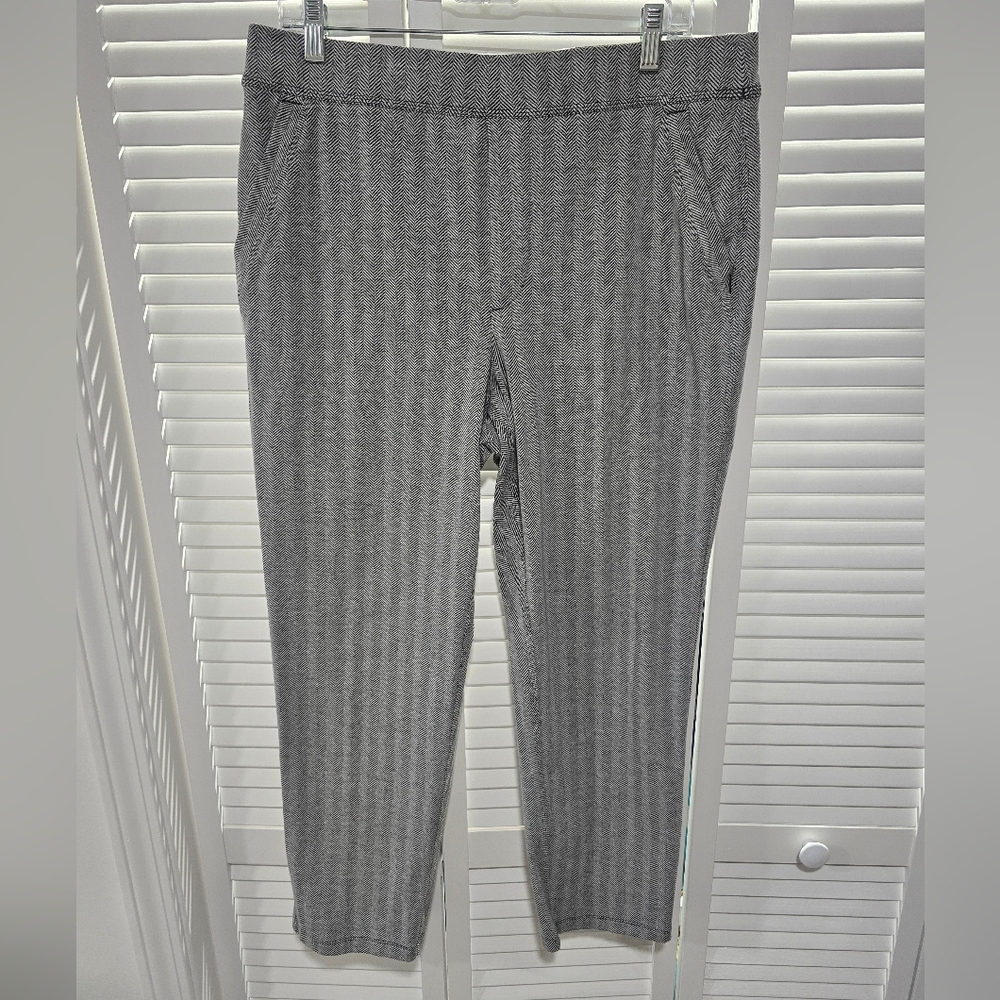 Duluth Trading Co Noga Straightleg Grey Herringbone Pants -L